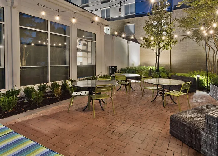 Hilton Garden Inn Birmingham/Lakeshore Drive