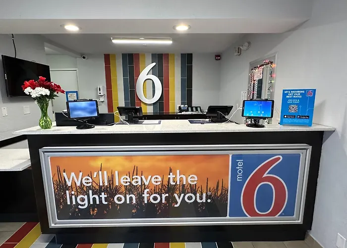 Motel 6-Fort Wayne, In