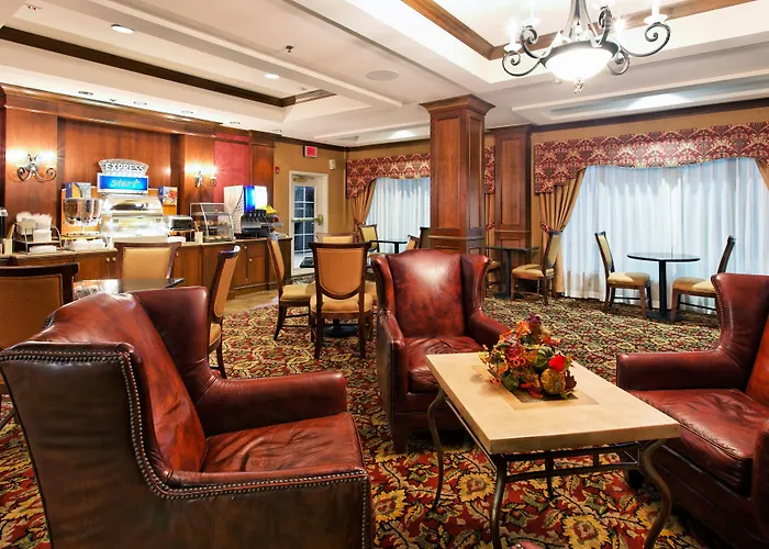 Holiday Inn Express & Suites Tupelo By Ihg