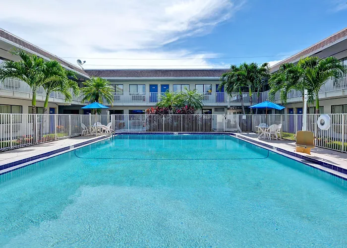 Motel 6 Dania Beach