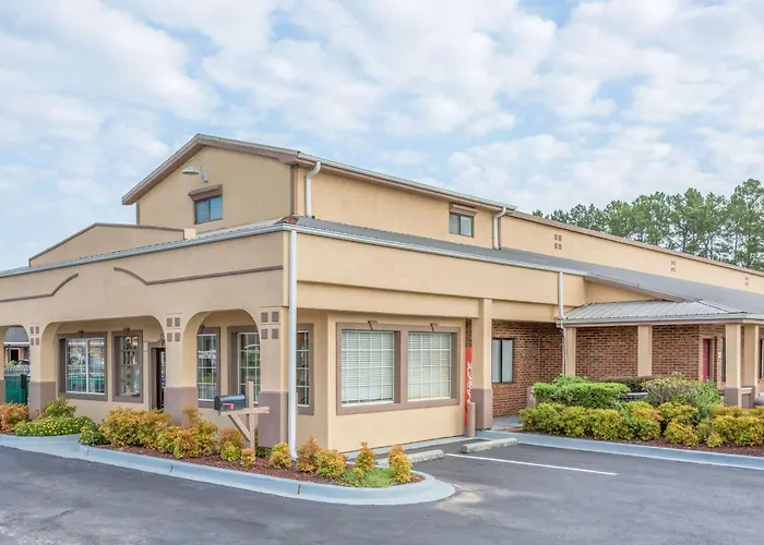Super 8 By Wyndham Santee