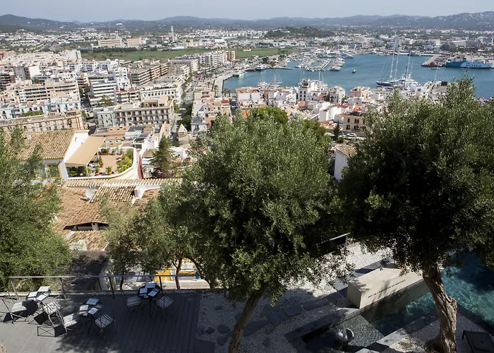 Hotel La Torre Del Canonigo - Small Luxury Hotels Ibiza