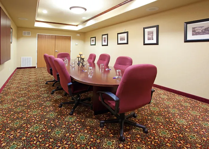 Holiday Inn Express & Suites Douglas By Ihg