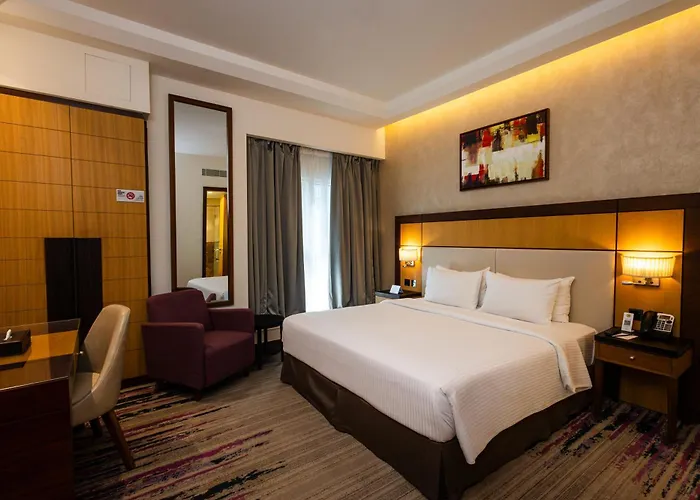 Golden Tulip Media Hotel Dubái