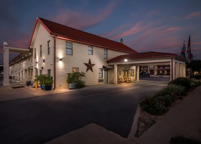 Super 8 By Wyndham Fredericksburg Hotel