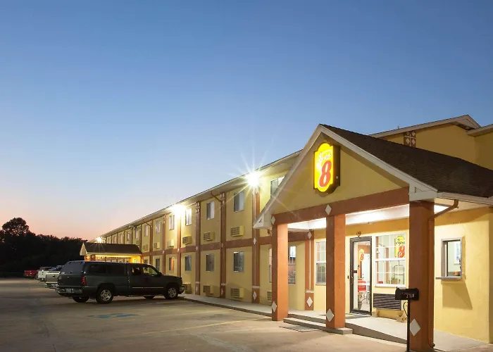 Super 8 By Wyndham Chickasha
