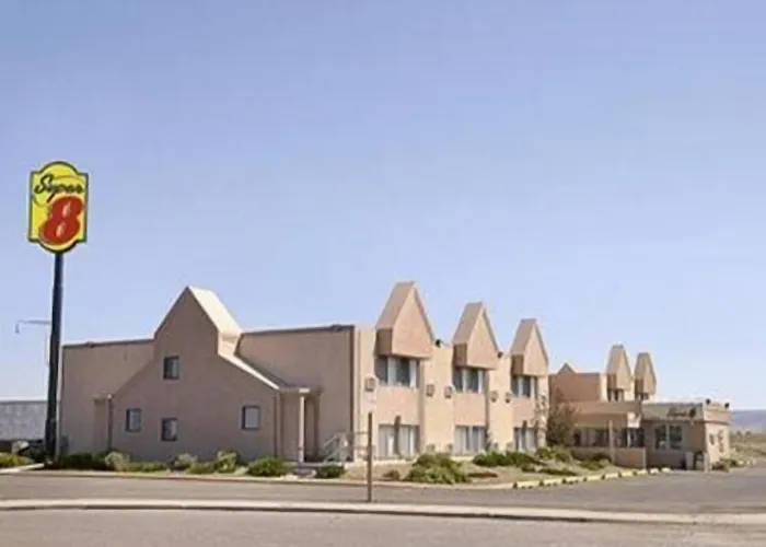 Super 8 By Wyndham Laramie Hotel