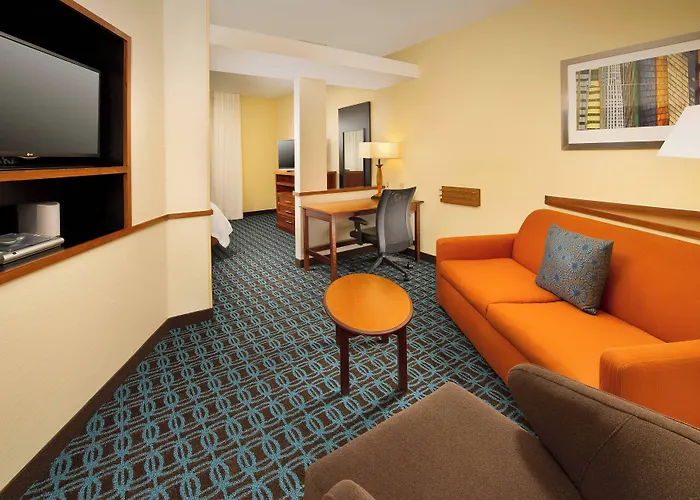 Fairfield Inn & Suites By Marriott Marshall