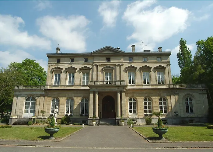 Château De La Motte Fenelon Cambrai