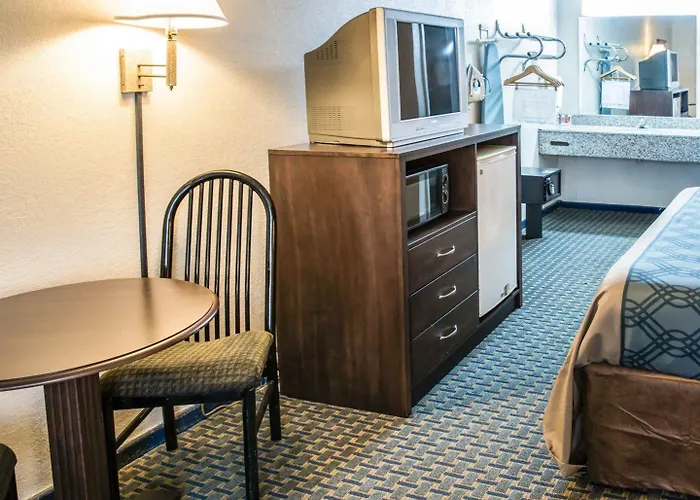 Rodeway Inn & Suites Wilmington North