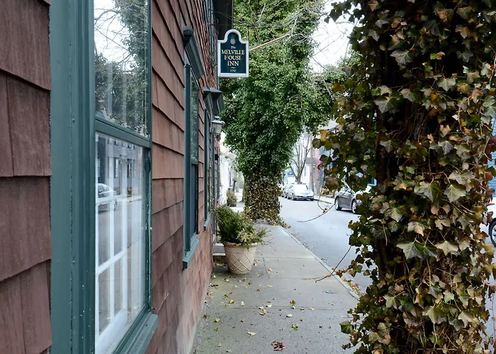 Melville House Newport