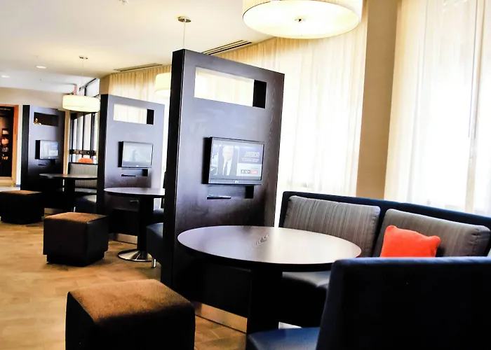 Courtyard By Marriott Salina Hotel