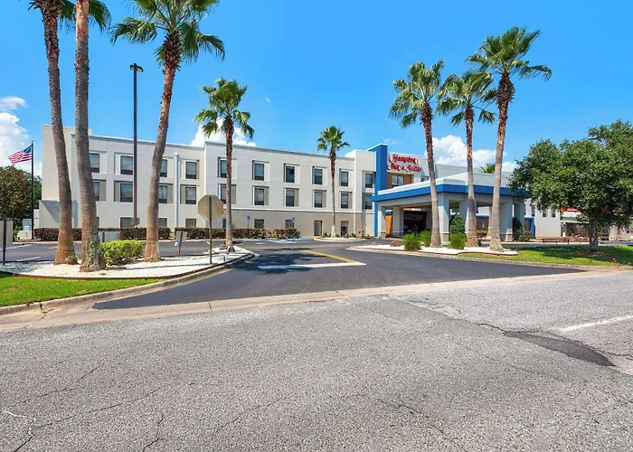 Hampton Inn & Suites Pensacola I-10 N At University Town Plaza Ferry Pass
