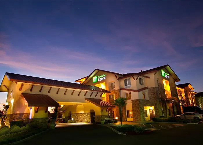 Holiday Inn Express Turlock By Ihg