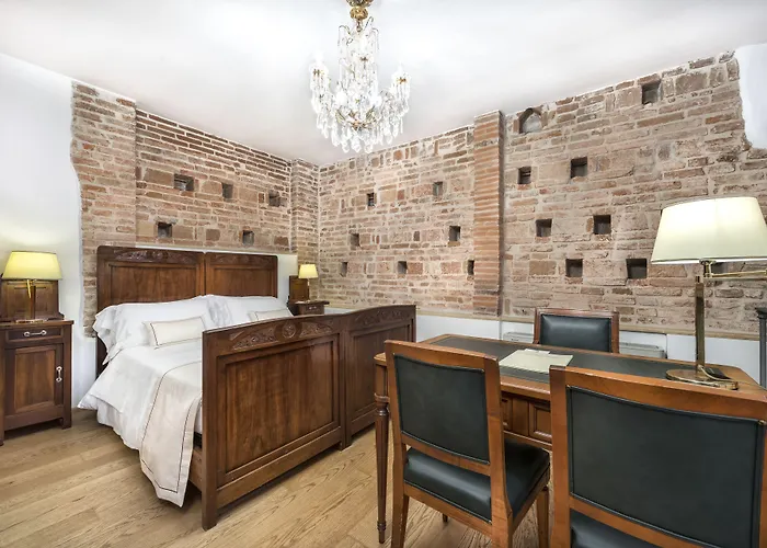 Hotel Villa Malaspina Castel d'Azzano
