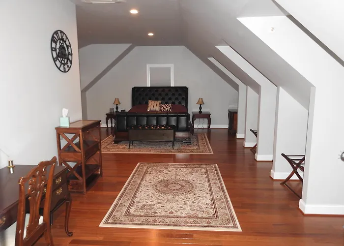 Magnolia Manor B&B Inn