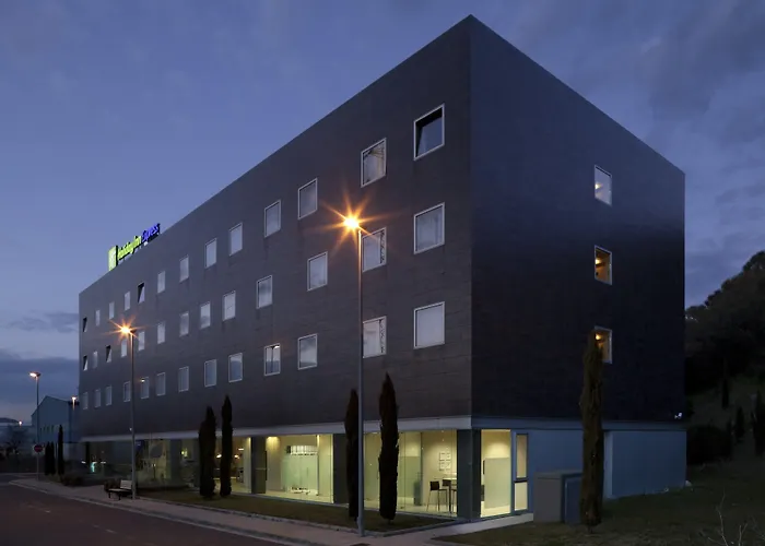 Holiday Inn Express Pamplona By Ihg