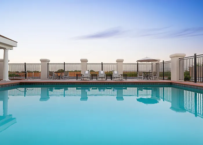 Holiday Inn Express Hotel & Suites Shawnee I-40 By Ihg