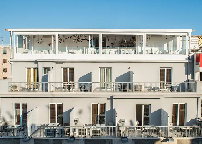 Piraeus City Hotel
