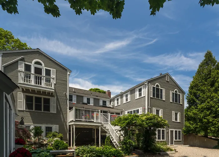 Old Harbor Inn Chatham