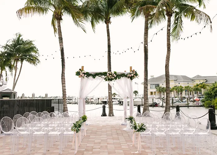 Naples Bay Resort And Marina