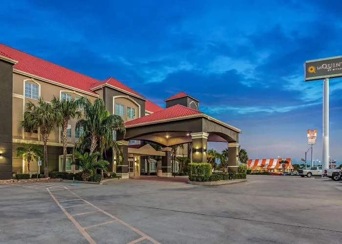 La Quinta By Wyndham Corpus Christi Airport Hotel