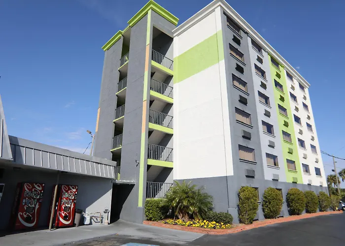 Emerald Coast Inn & Suites