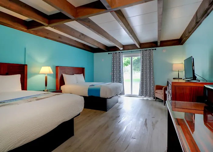 Majestic Regency Resort Wells