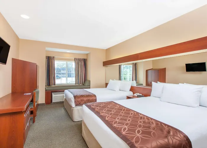 Microtel Inn By Wyndham Rogers