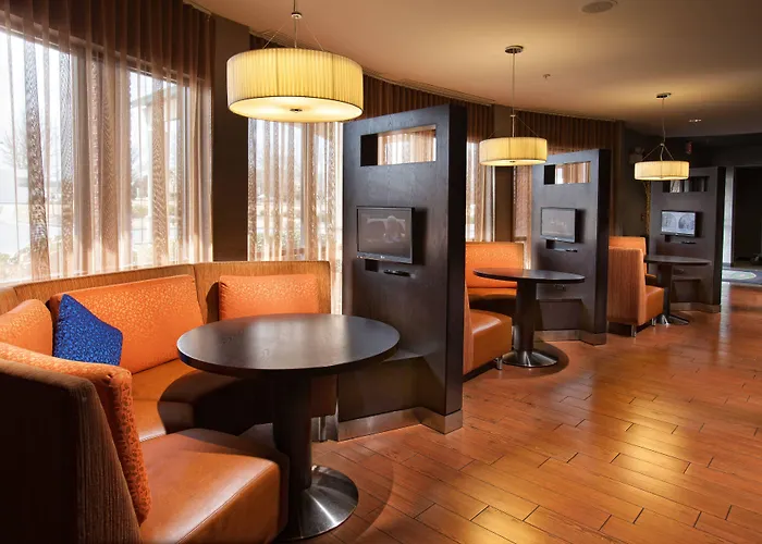 Courtyard By Marriott Fayetteville