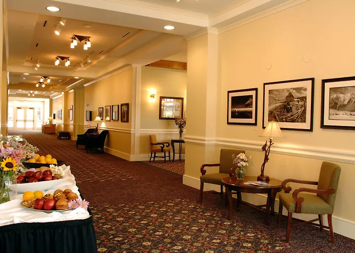 The Lodge At Mountaineer Square, A Vail Resorts Property