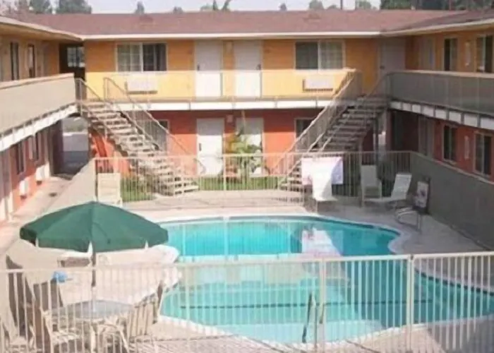 Chateau Inn & Suites Downey
