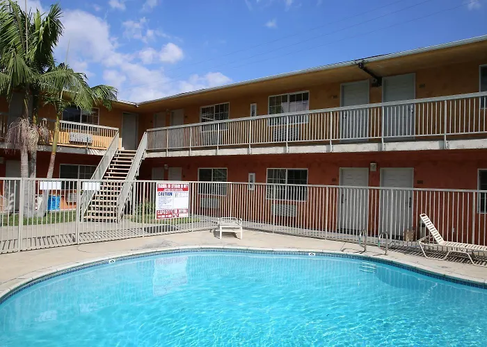 Chateau Inn & Suites Downey