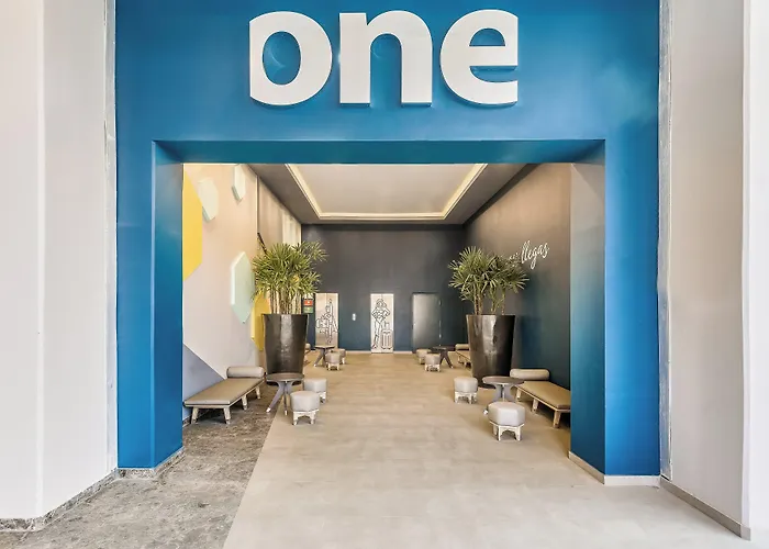 One Acapulco Costera Hotel