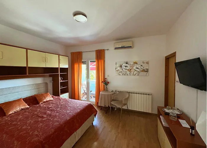 Rooms Mimi Krk Town