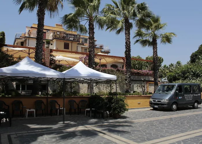 Hotel Caesar Palace Giardini Naxos
