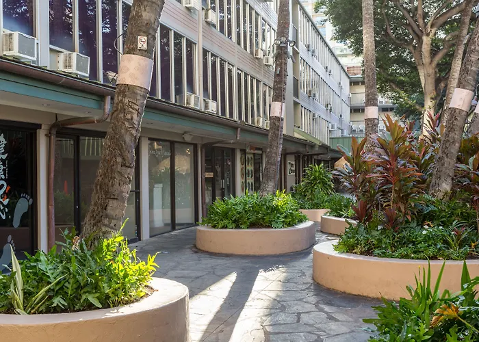 Kuhio Banyan Hotel Honolulu