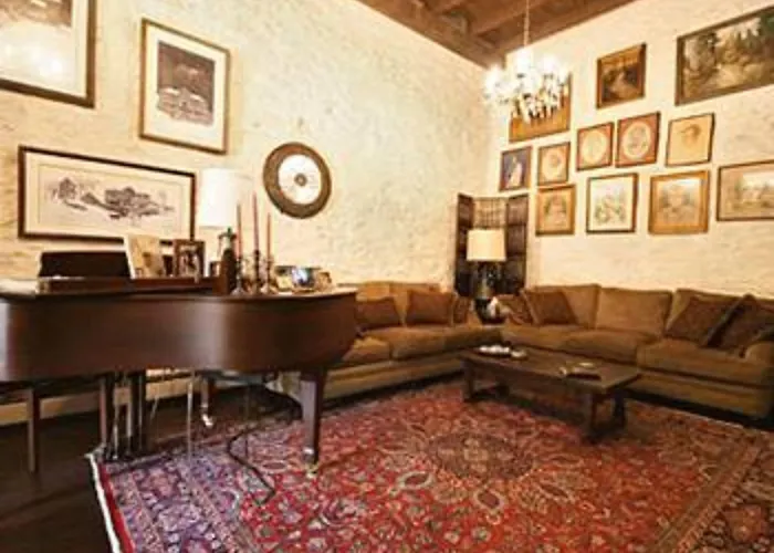 Alpenhof Bed & Breakfast Media