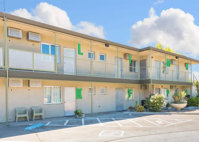 The Greens Hotel On Del Paso