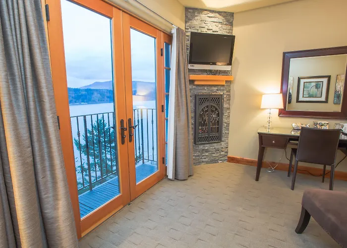 Columbia Cliff Villas Hood River