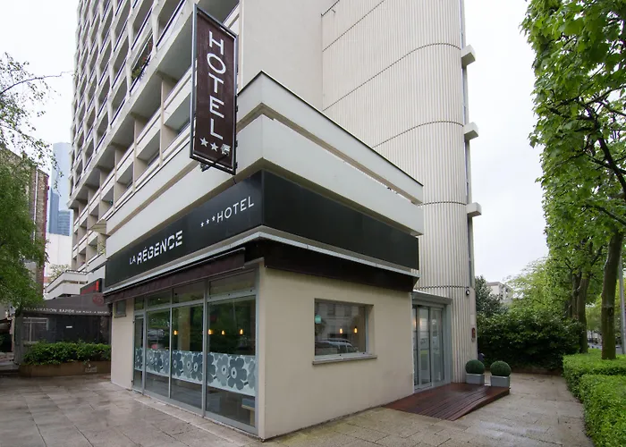 Hotel La Regence à Courbevoie