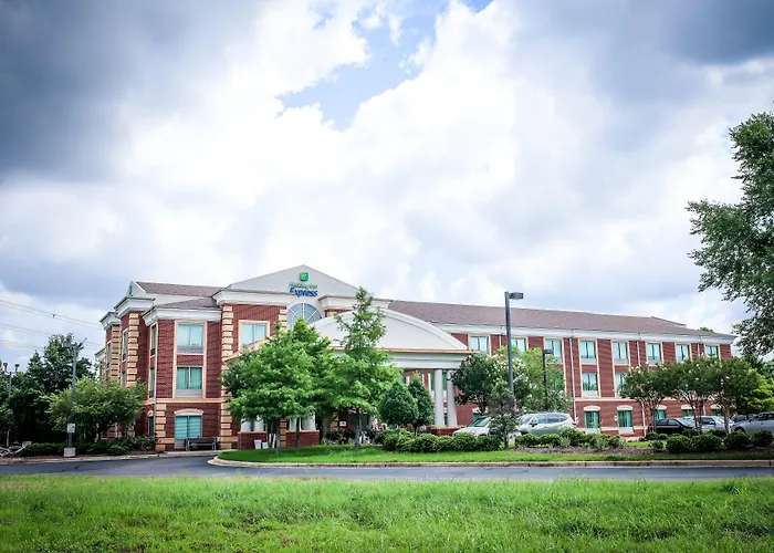 Holiday Inn Express Hotel & Suites Memphis/Germantown By Ihg