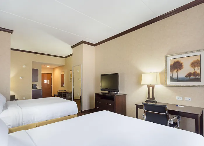 Holiday Inn Express Hotel & Suites Byram By Ihg