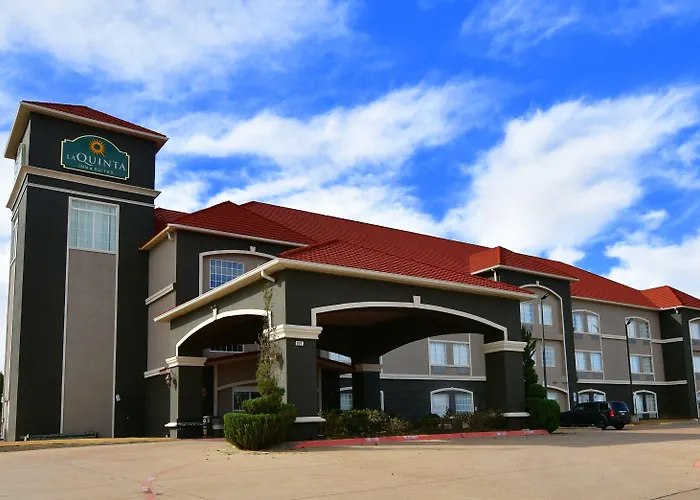 La Quinta By Wyndham Glen Rose Hotel