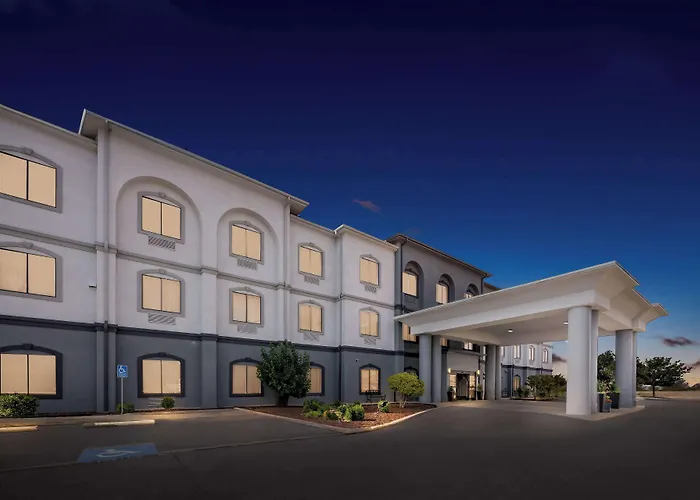 Best Western Palace Inn & Suites