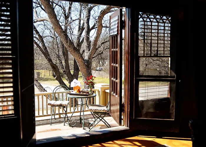 Iron Horse Inn