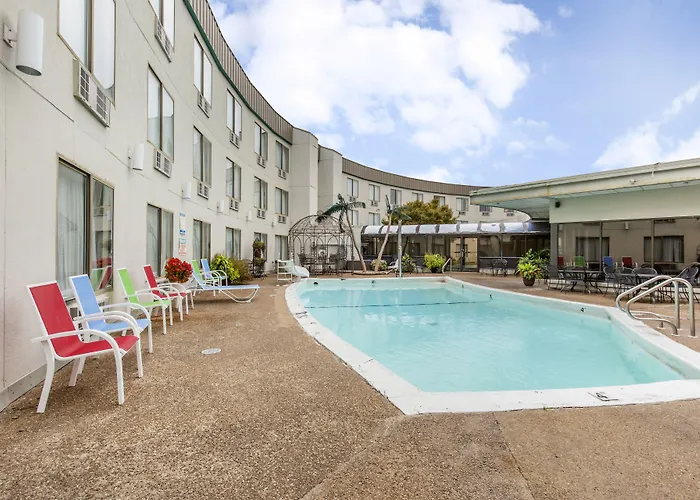 Lamplighter Inn-South Springfield