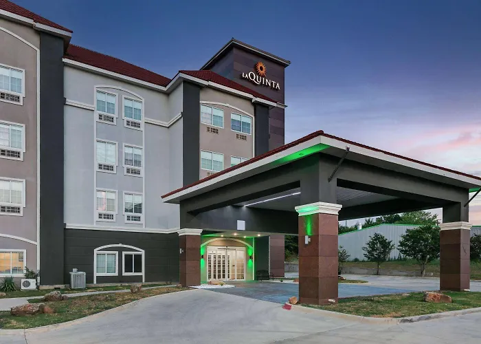 La Quinta By Wyndham Decatur Hotel
