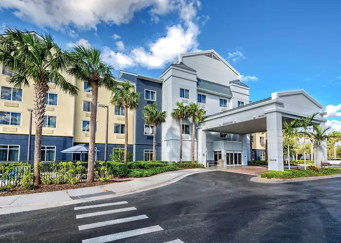 Fairfield Inn And Suites By Marriott Naples Golden Gate