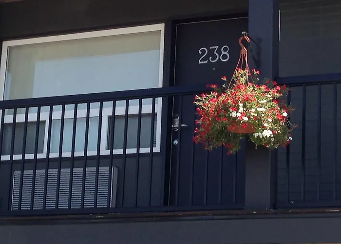 Centro Motel YYC